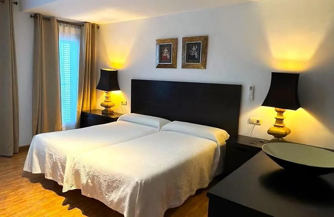 Hostal Tres Soles-1
